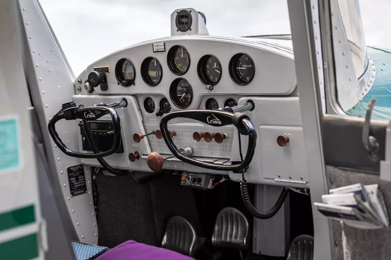 N3572V instrument panel