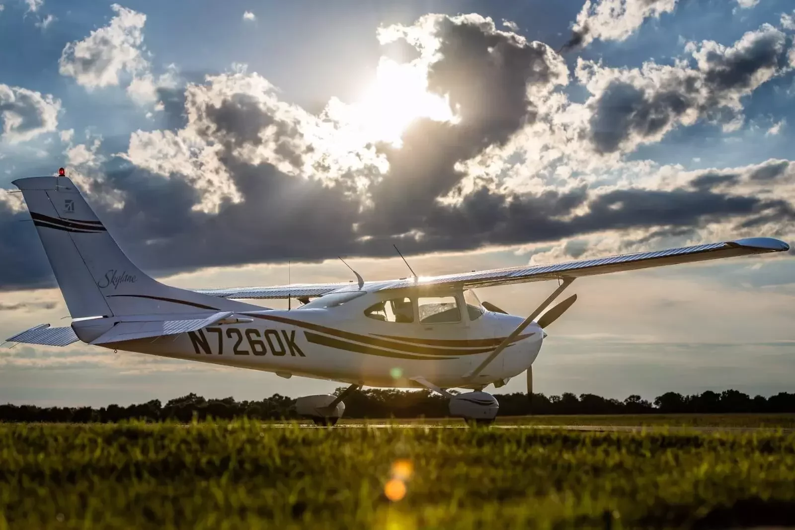 N7260K exterior photograph